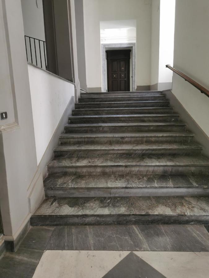 Napoli Centro Chiaia Apartment Luaran gambar
