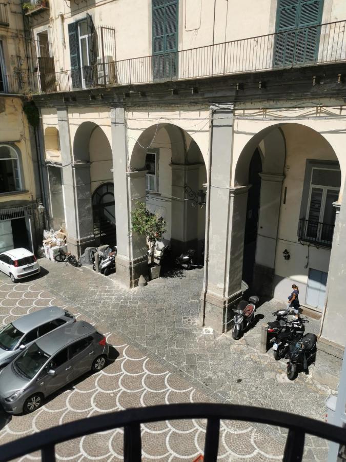 Napoli Centro Chiaia Apartment Luaran gambar