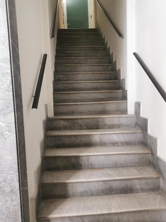 Napoli Centro Chiaia Apartment Luaran gambar