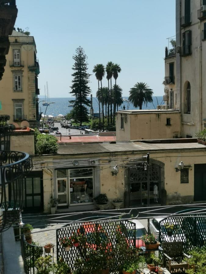 Napoli Centro Chiaia Apartment Luaran gambar