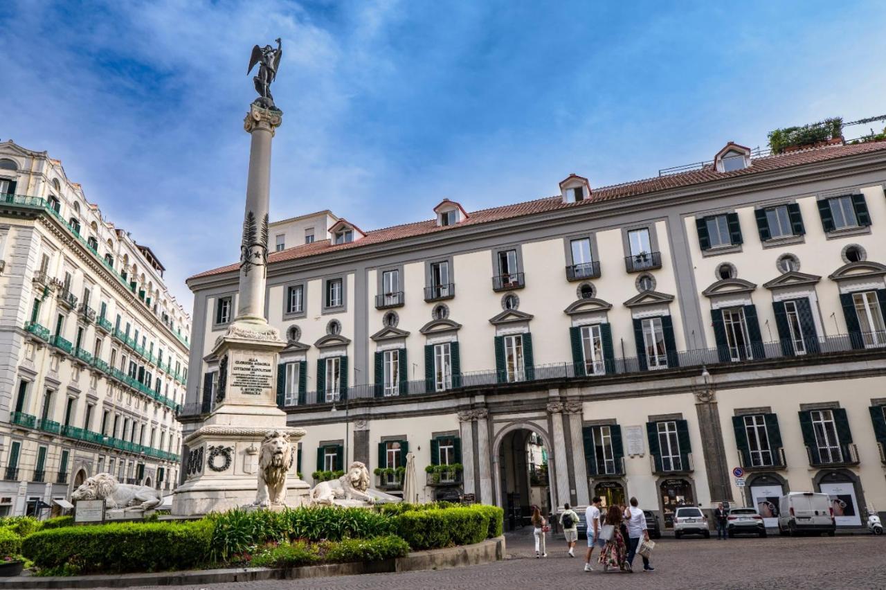 Napoli Centro Chiaia Apartment Luaran gambar